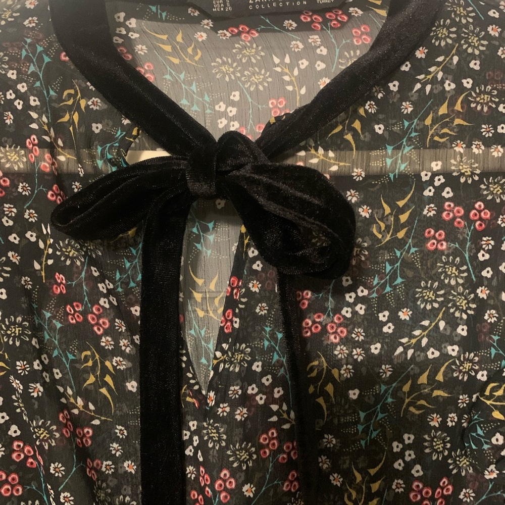Floral dress with Velvet Bow
